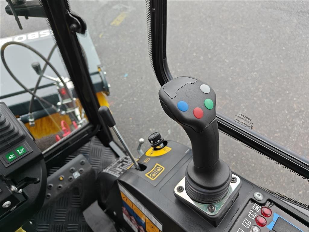 Geräteträger typu Kärcher MIC 26 Inklusiv 120cm Nesbo kost, Gebrauchtmaschine v Holstebro (Obrázek 7)