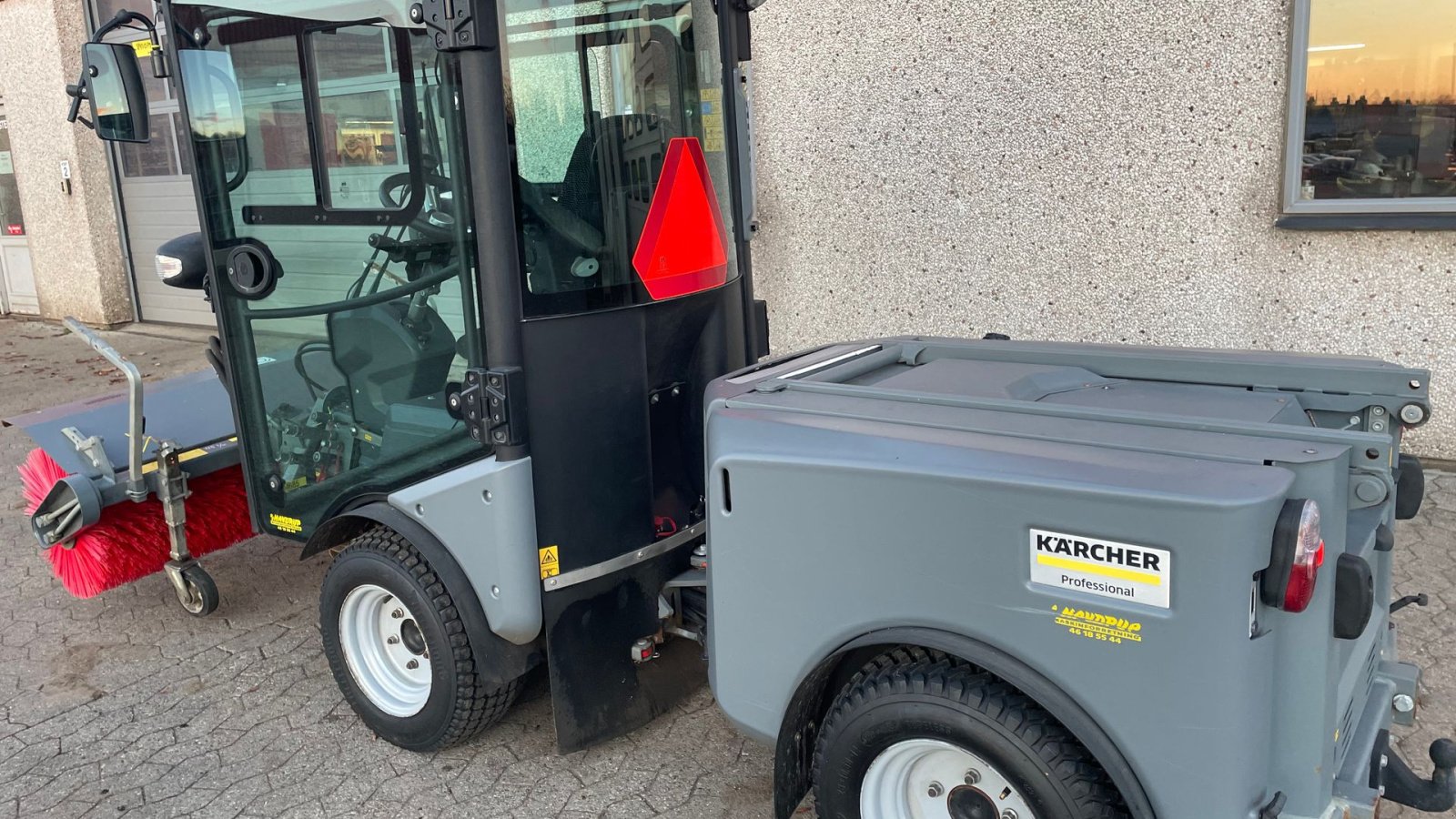 Geräteträger of the type Kärcher MIC 42 med redskaber Mic 42, Gebrauchtmaschine in Helsinge (Picture 3)