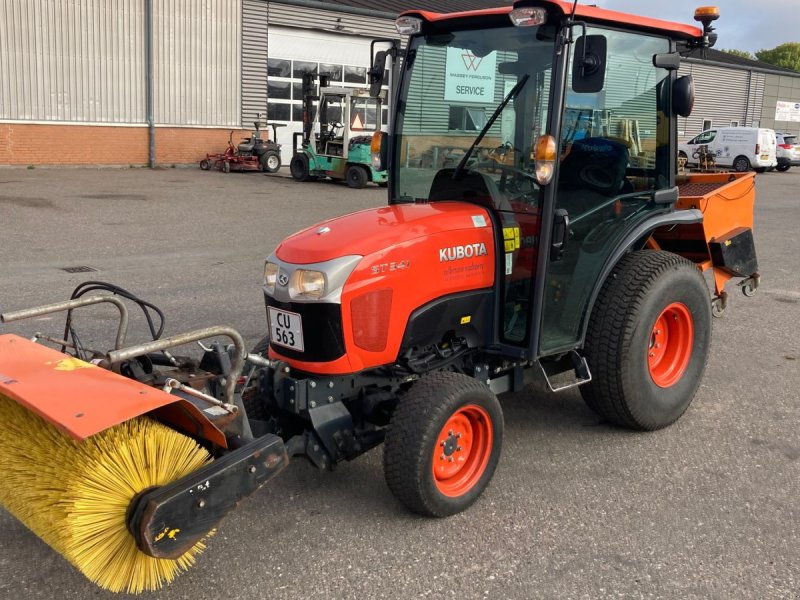 Geräteträger typu Kubota ST341 inkl. 150 cm kost og udlægger, Gebrauchtmaschine v Roskilde (Obrázek 1)