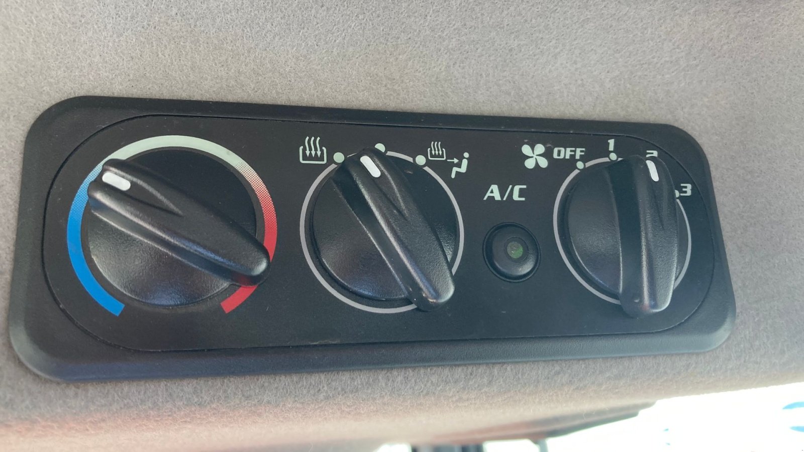 Geräteträger des Typs Kubota ST341 inkl. 150 cm kost og udlægger, Gebrauchtmaschine in Roskilde (Bild 15)