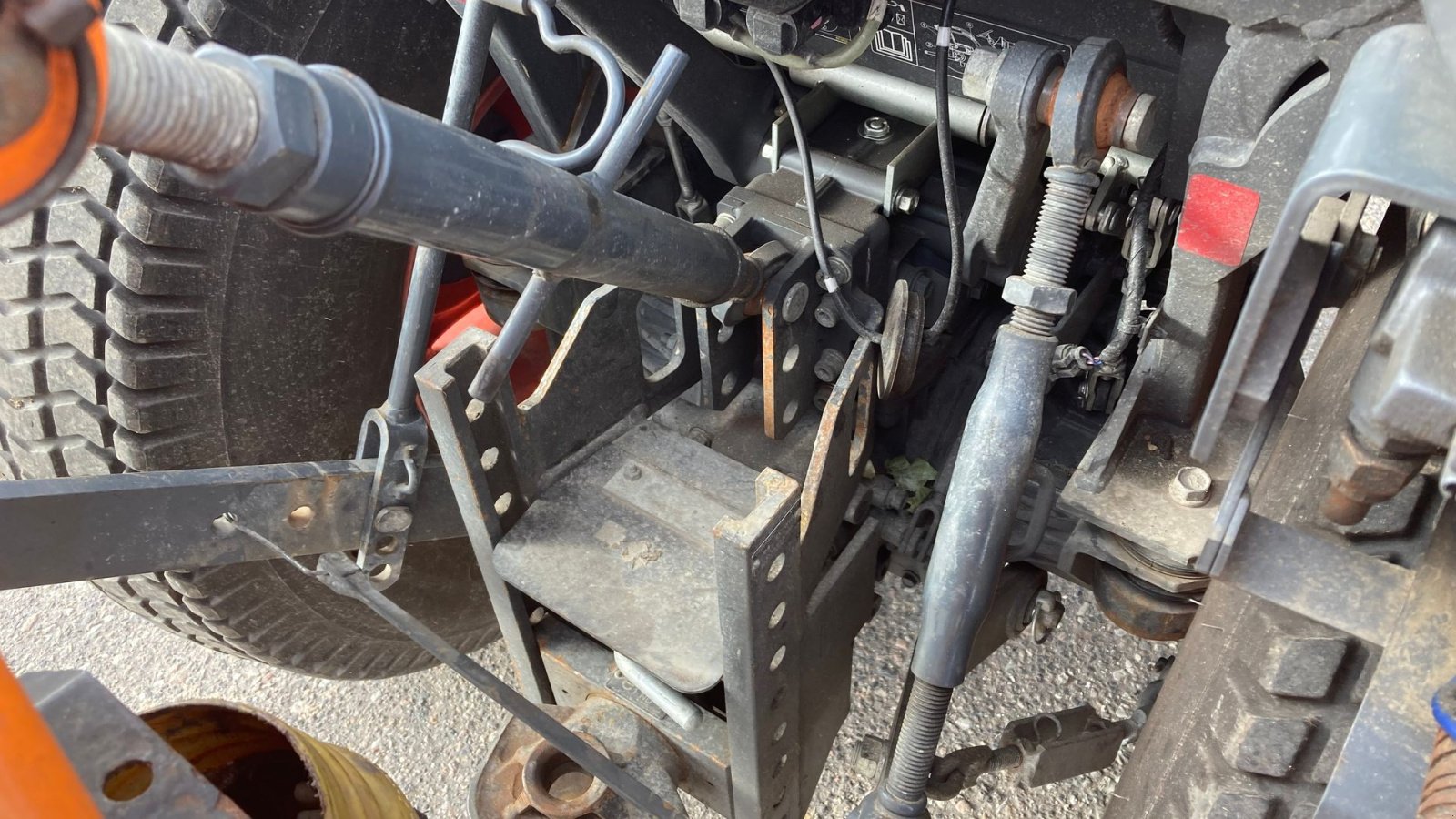 Geräteträger des Typs Kubota ST341 inkl. 150 cm kost og udlægger, Gebrauchtmaschine in Roskilde (Bild 7)