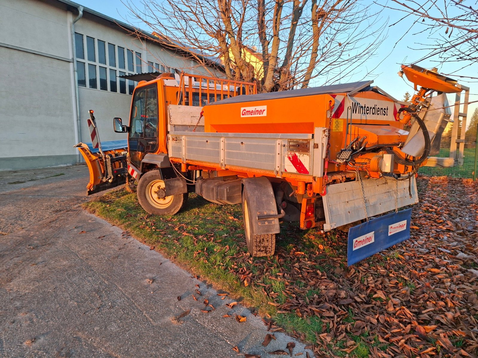 Geräteträger Türe ait Lindner Unitrac 102, Gebrauchtmaschine içinde bei Zeitz (resim 2)