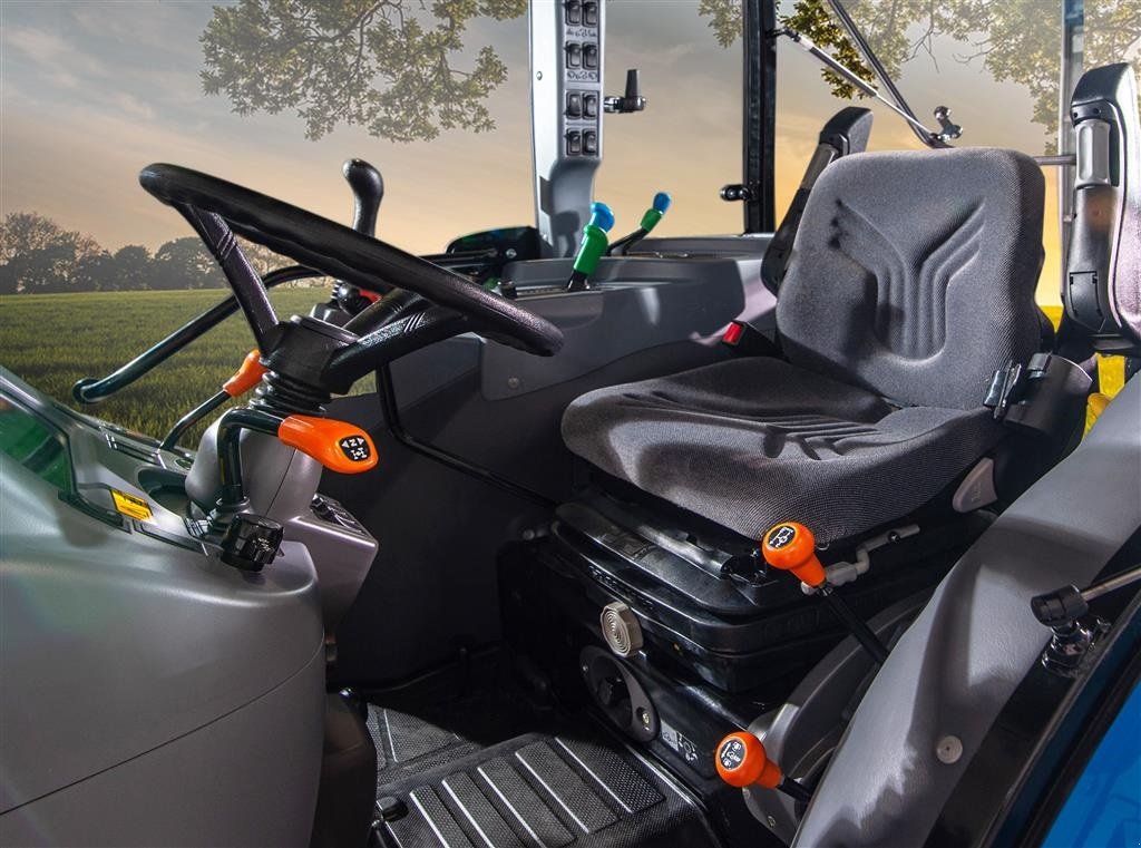 Geräteträger Türe ait LS Tractor MT3.40 Gear, Kabine, Gebrauchtmaschine içinde Herning (resim 11)