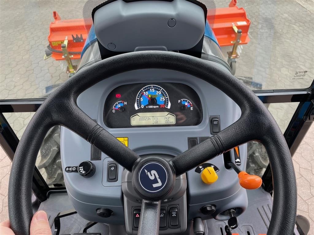 Geräteträger типа LS Tractor MT3.60 HST Snowline, Gebrauchtmaschine в Herning (Фотография 14)