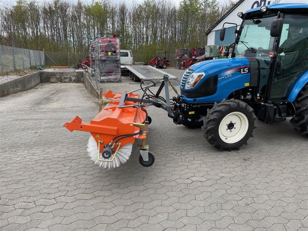 Geräteträger tip LS Tractor MT3.60 HST Snowline, Gebrauchtmaschine in Herning (Poză 8)