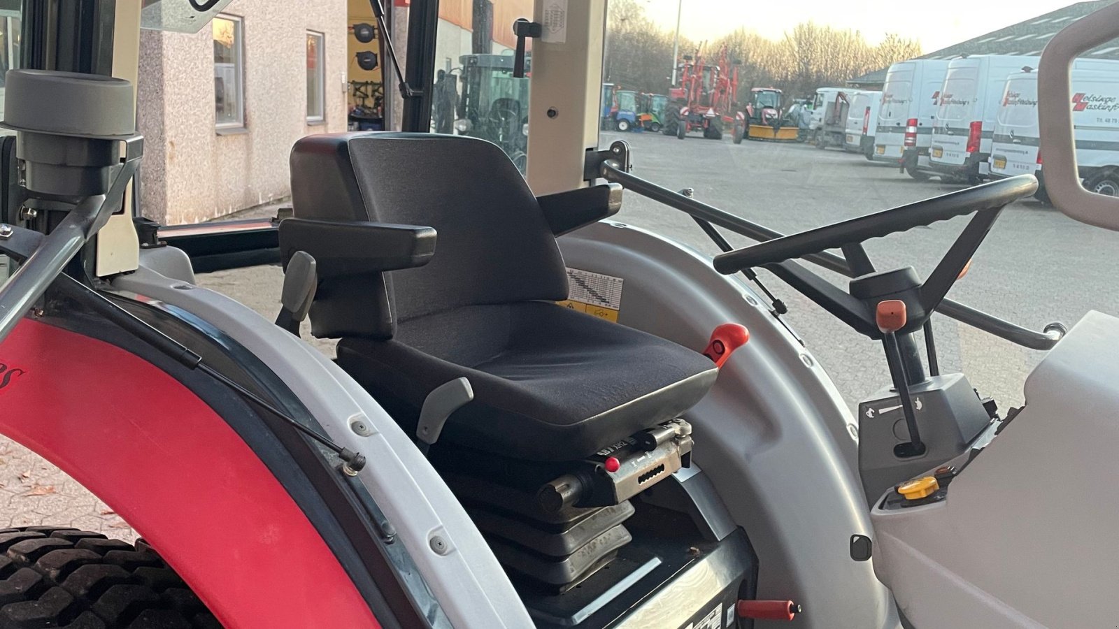 Geräteträger typu Massey Ferguson 1547, Gebrauchtmaschine v Helsinge (Obrázek 9)