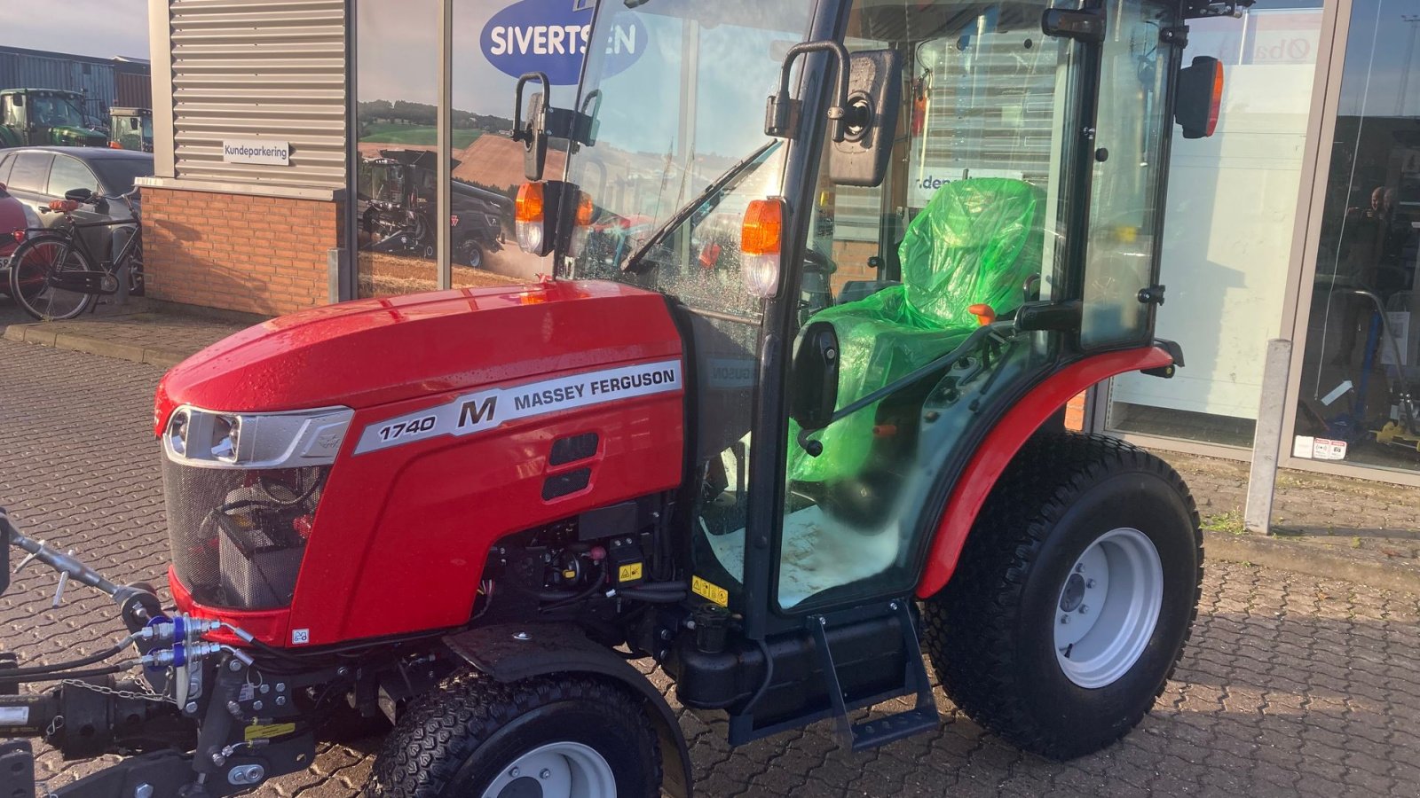Geräteträger Türe ait Massey Ferguson 1740 HC Frontlift/pto og 150 cm fejemaskine, Gebrauchtmaschine içinde Roskilde (resim 4)
