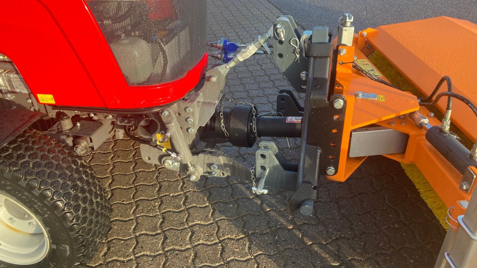 Geräteträger Türe ait Massey Ferguson 1740 HC Frontlift/pto og 150 cm fejemaskine, Gebrauchtmaschine içinde Roskilde (resim 21)