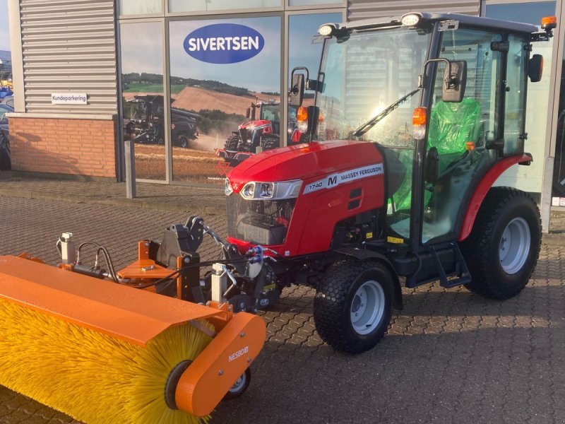 Geräteträger des Typs Massey Ferguson 1740 HC Frontlift/pto og 150 cm fejemaskine, Gebrauchtmaschine in Roskilde (Bild 1)