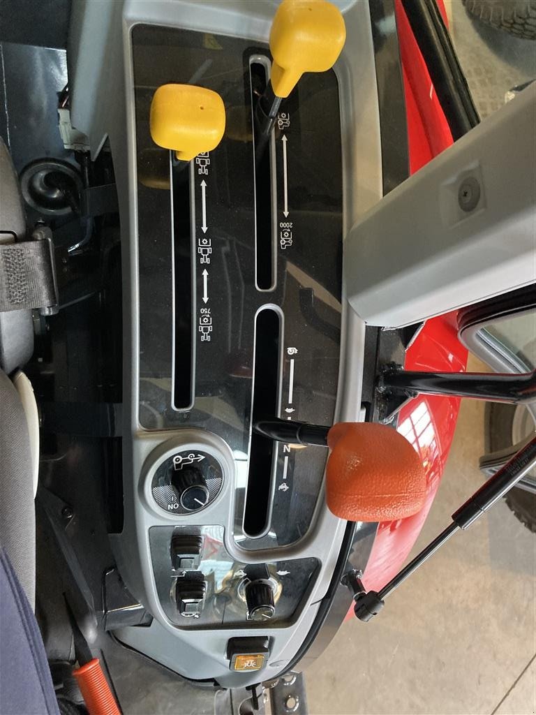 Geräteträger Türe ait Massey Ferguson 1740 HC Frontlift/pto og 150 cm fejemaskine, Gebrauchtmaschine içinde Roskilde (resim 16)