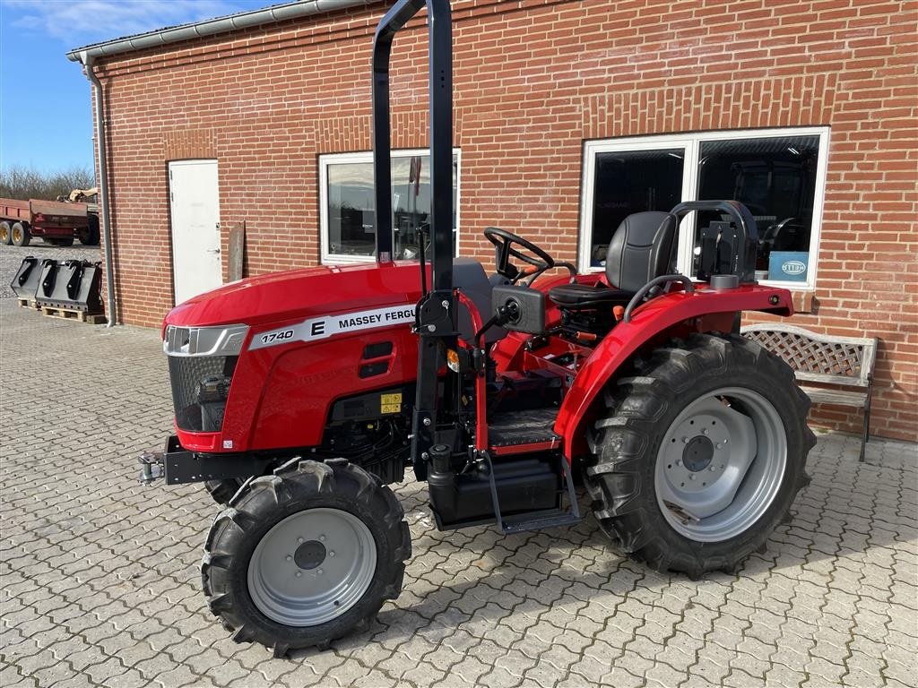 Geräteträger des Typs Massey Ferguson 1740E, Gebrauchtmaschine in Hadsten (Bild 1)