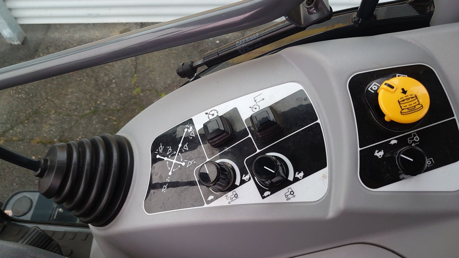 Geräteträger типа Massey Ferguson 1765 M HC, Gebrauchtmaschine в Nørresundby (Фотография 5)