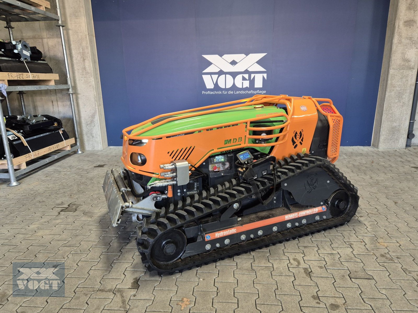 Geräteträger Türe ait MDB LV800 PRO Forstraupe /Mulchraupe /Funkraupe /Geräteträger-Vorführgerät-, Gebrauchtmaschine içinde Schmallenberg (resim 1)