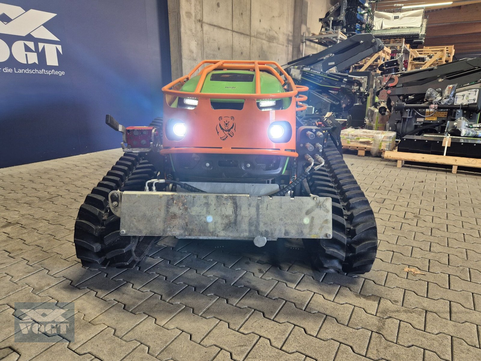 Geräteträger Türe ait MDB LV800 PRO Forstraupe /Mulchraupe /Funkraupe /Geräteträger-Vorführgerät-, Gebrauchtmaschine içinde Schmallenberg (resim 2)