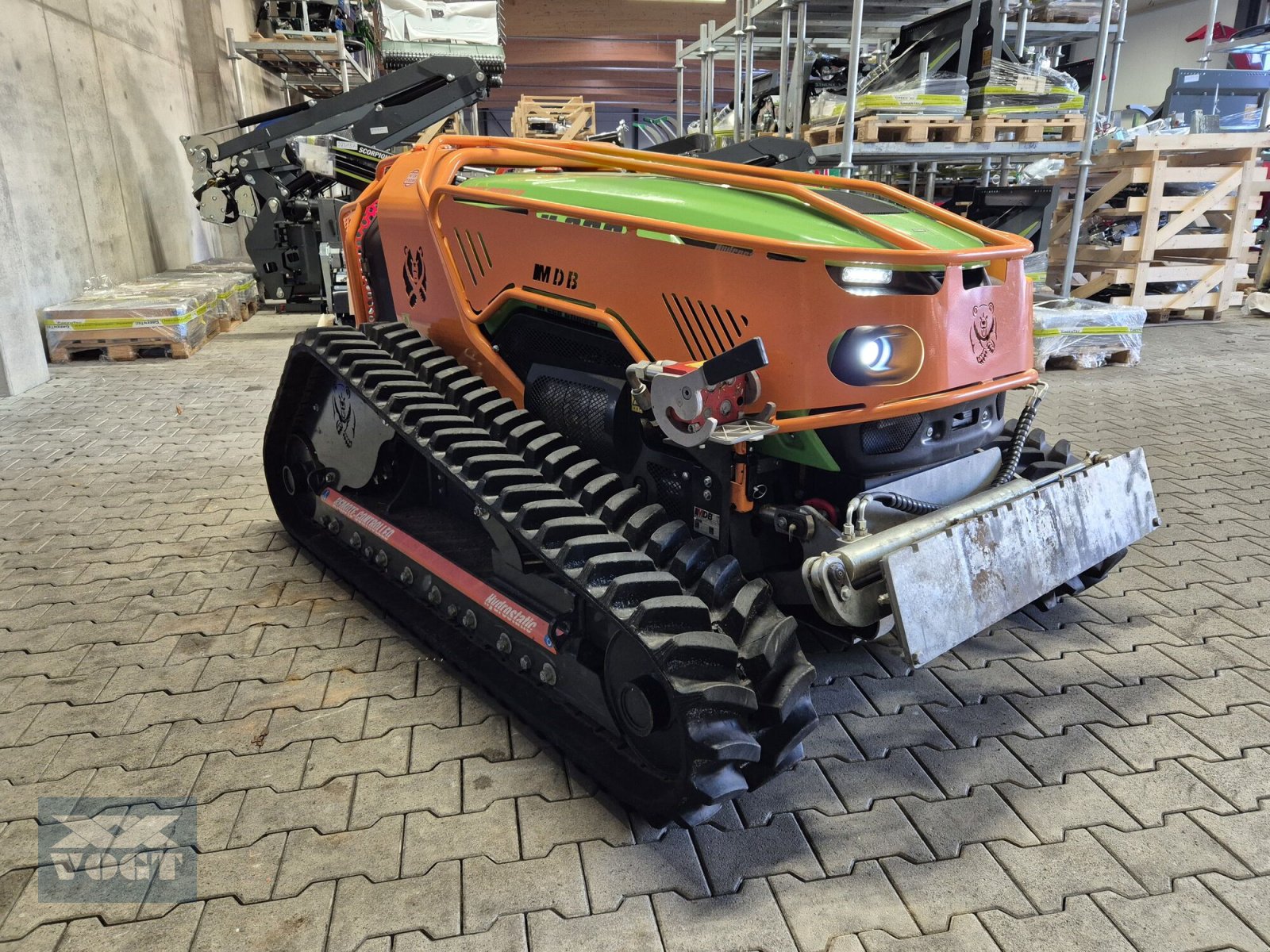 Geräteträger Türe ait MDB LV800 PRO Forstraupe /Mulchraupe /Funkraupe /Geräteträger-Vorführgerät-, Gebrauchtmaschine içinde Schmallenberg (resim 3)