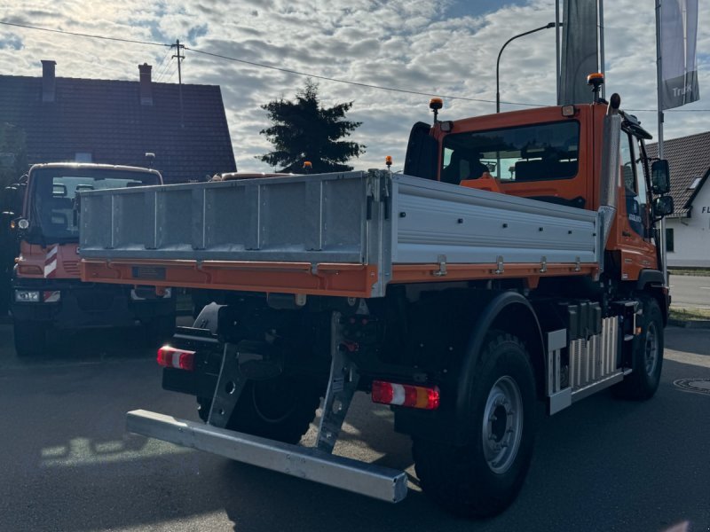 Geräteträger Türe ait Mercedes-Benz U219, Gebrauchtmaschine içinde Immendingen (resim 2)