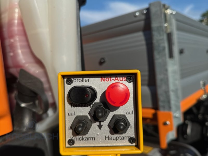 Geräteträger Türe ait Mercedes-Benz U219, Gebrauchtmaschine içinde Immendingen (resim 5)