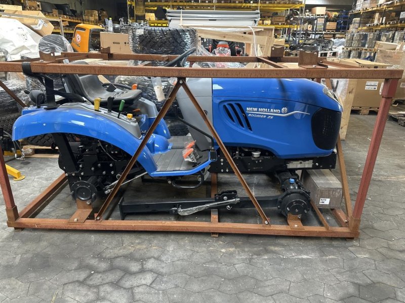 Geräteträger des Typs New Holland BOOMER 25, Gebrauchtmaschine in Hadsten (Bild 1)