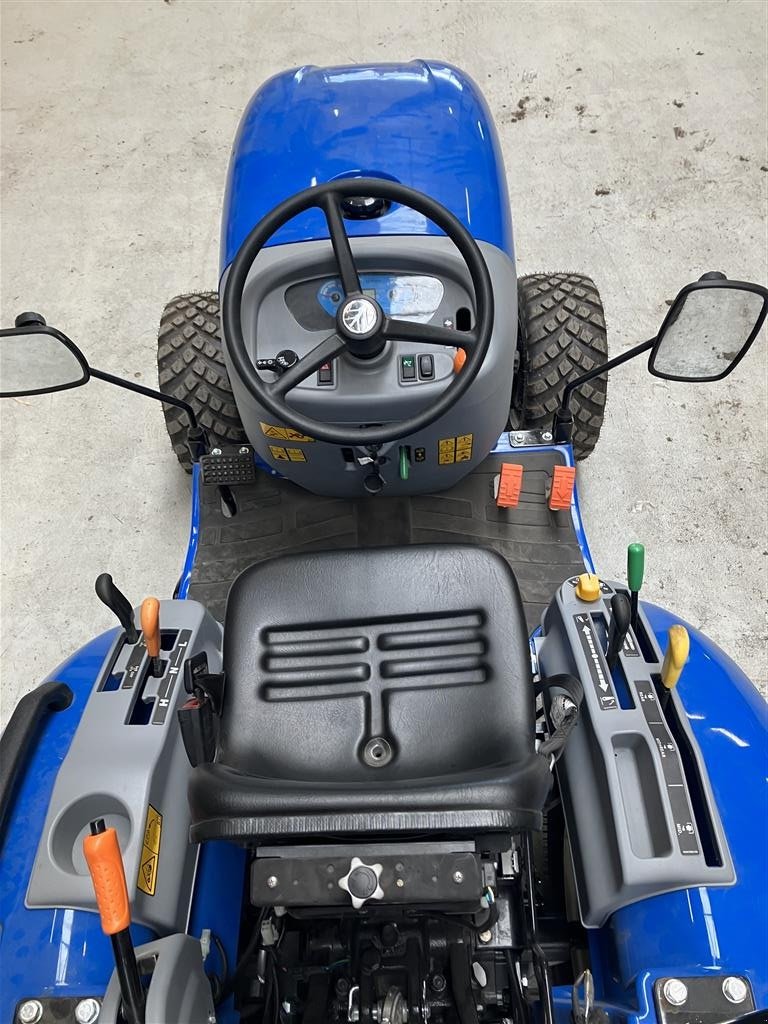 Geräteträger des Typs New Holland Boomer 25, Gebrauchtmaschine in Glamsbjerg (Bild 4)