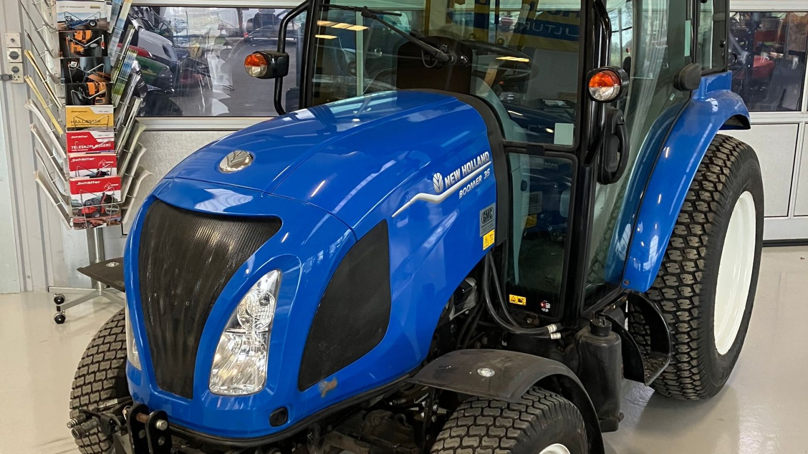 Geräteträger des Typs New Holland BOOMER 35 HST Hydrostatisk, Gebrauchtmaschine in Glamsbjerg (Bild 2)