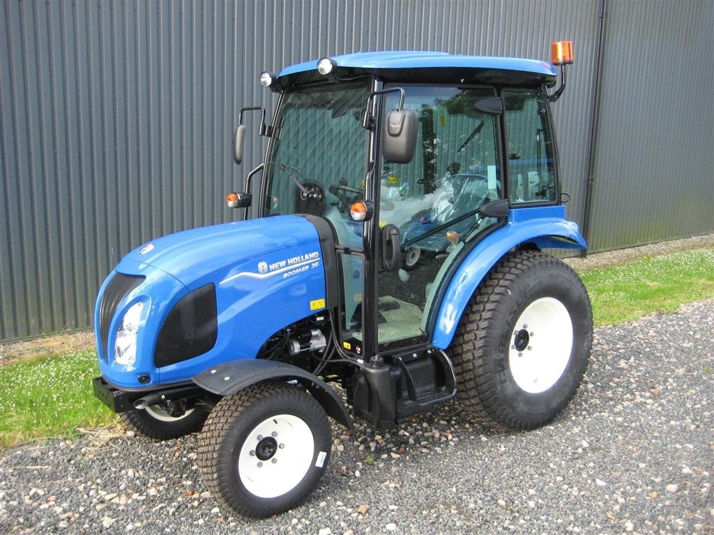 Geräteträger des Typs New Holland BOOMER 35 HST, Gebrauchtmaschine in Glamsbjerg (Bild 1)