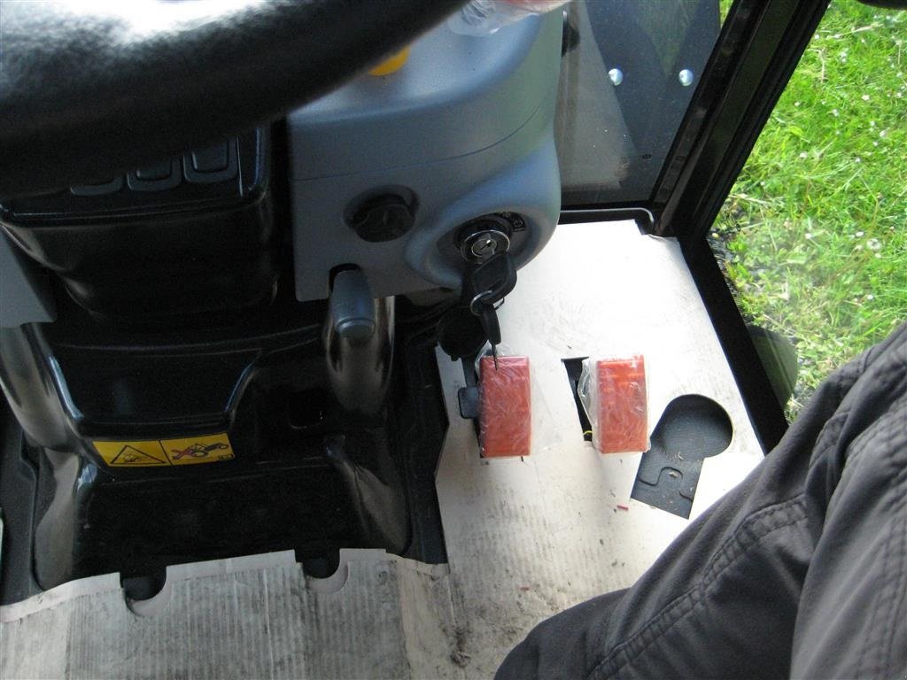 Geräteträger des Typs New Holland BOOMER 35 HST, Gebrauchtmaschine in Glamsbjerg (Bild 14)