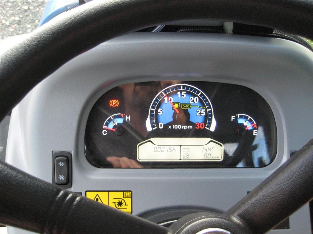 Geräteträger des Typs New Holland BOOMER 35 HST, Gebrauchtmaschine in Glamsbjerg (Bild 13)