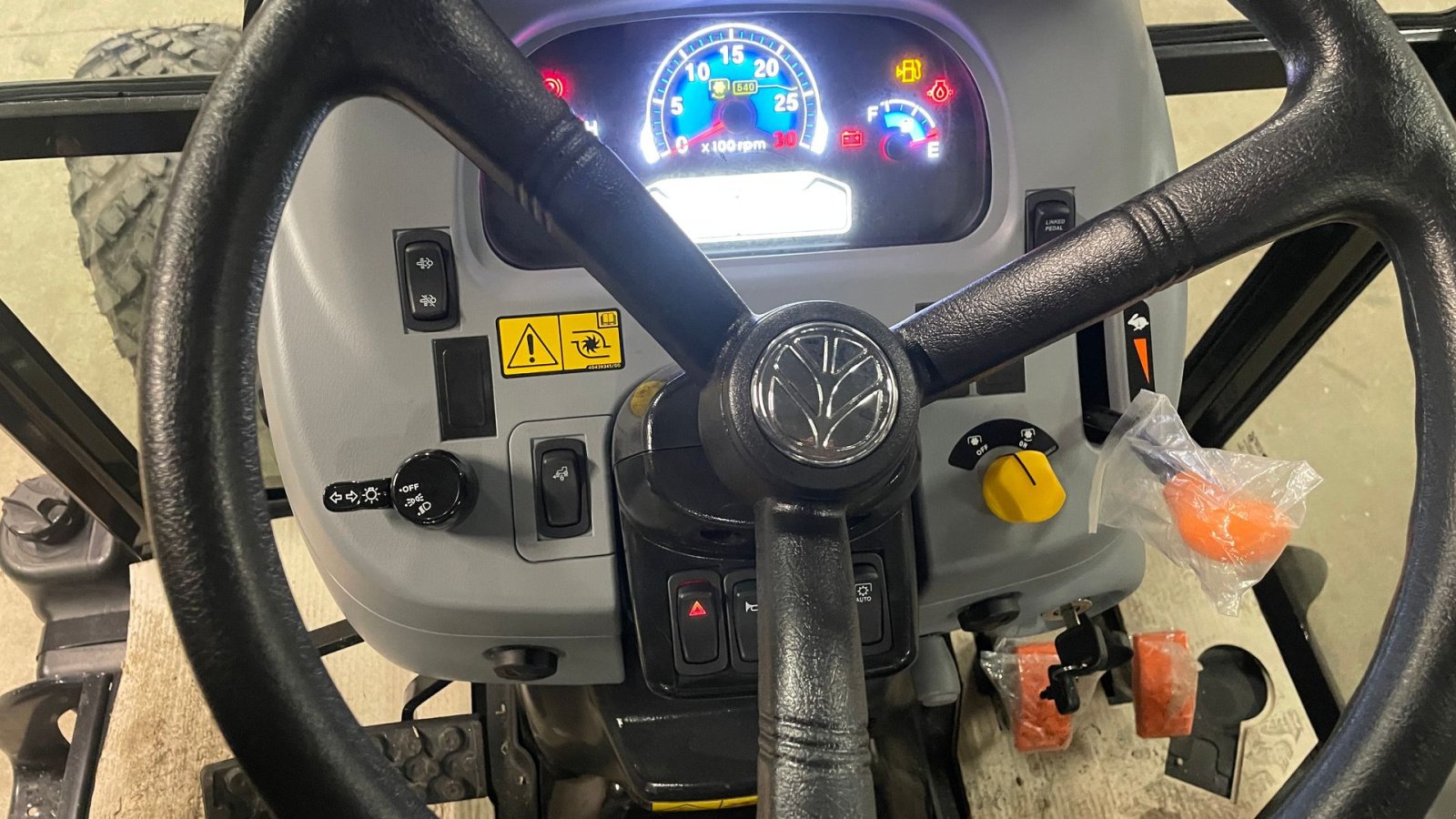 Geräteträger of the type New Holland BOOMER 40 HST Fabriksny, Gebrauchtmaschine in Holstebro (Picture 7)