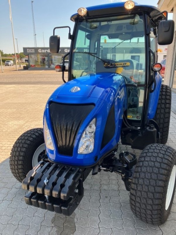 Geräteträger des Typs New Holland Boomer 55 CAB ST5, Gebrauchtmaschine in Brønderslev (Bild 3)