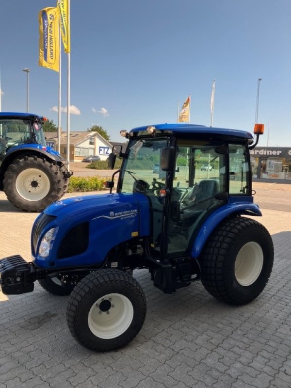 Geräteträger des Typs New Holland Boomer 55 CAB ST5, Gebrauchtmaschine in Brønderslev (Bild 2)