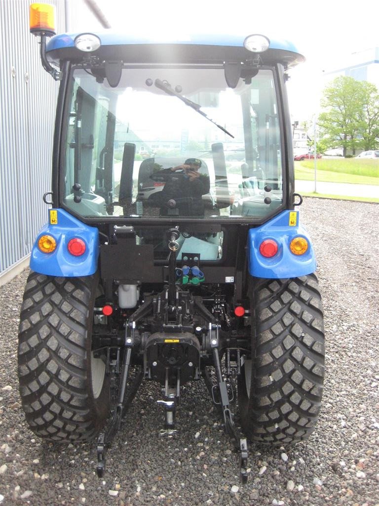 Geräteträger des Typs New Holland Boomer 55 Frontlift / Front PTO, Gebrauchtmaschine in Glamsbjerg (Bild 3)