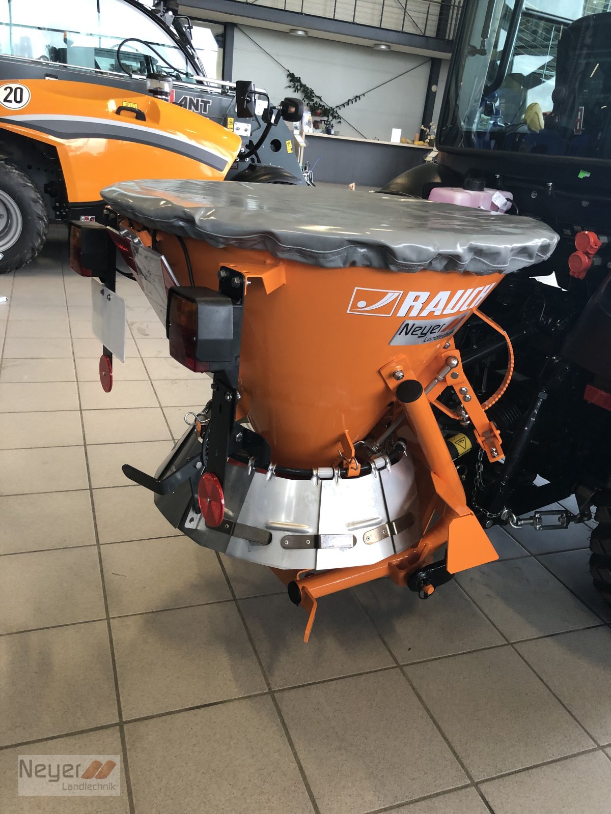 Geräteträger typu Solis -, Gebrauchtmaschine v Bad Waldsee Mennisweiler (Obrázek 6)