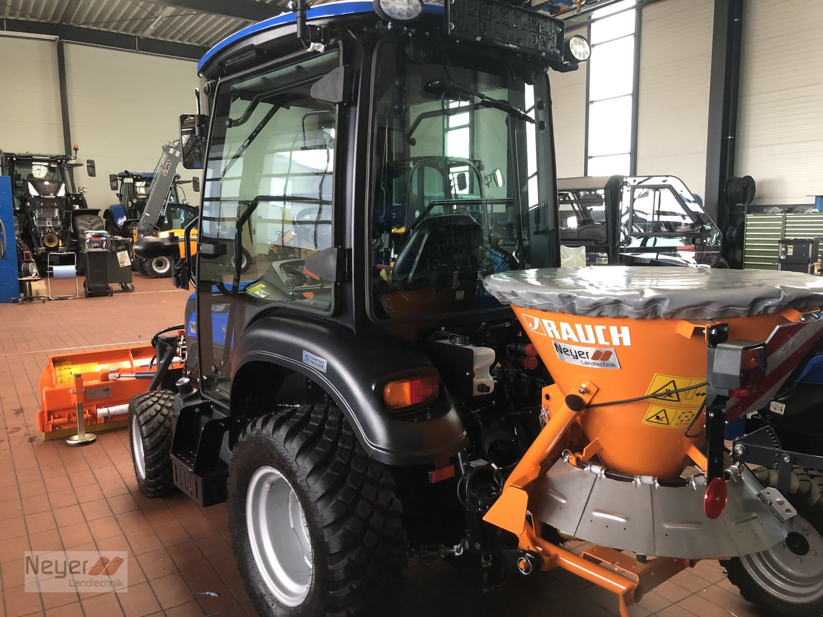 Geräteträger typu Solis -, Gebrauchtmaschine v Bad Waldsee Mennisweiler (Obrázek 8)