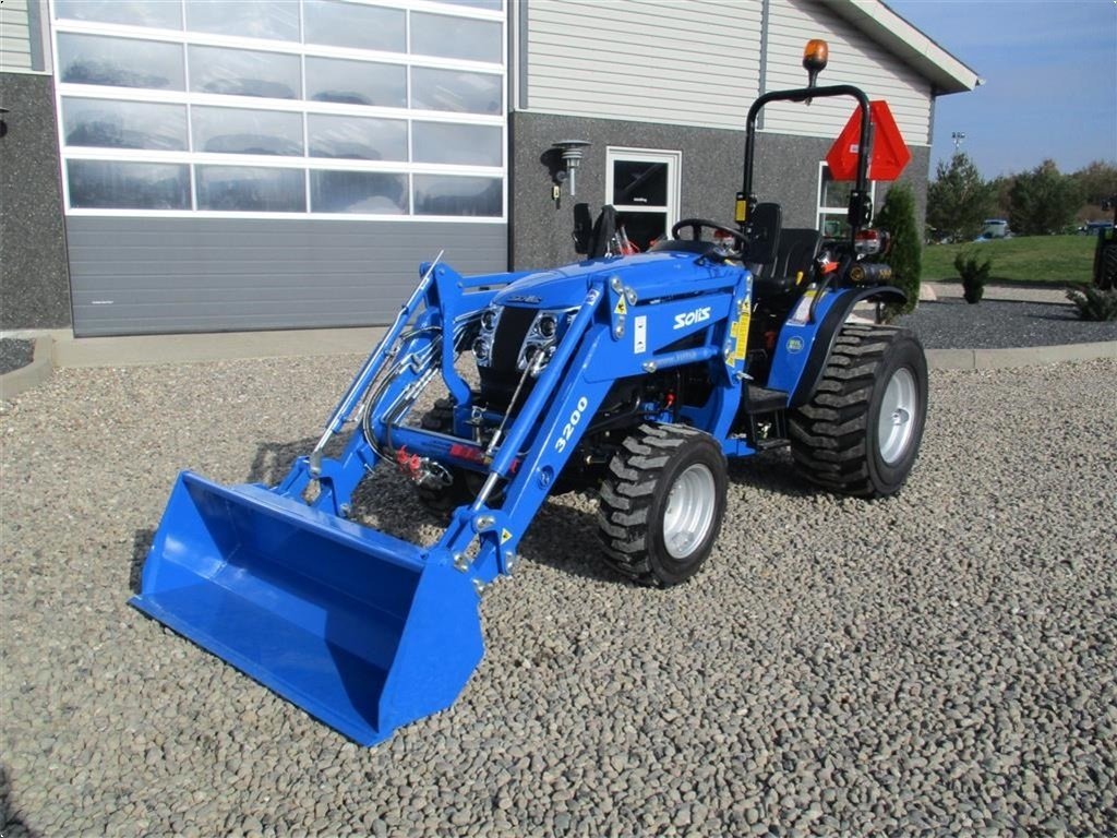 Geräteträger του τύπου Solis 26 6+2 gearmaskine med Servostyrring og fuldhydraulisk frontlæsser, Gebrauchtmaschine σε Lintrup (Φωτογραφία 5)