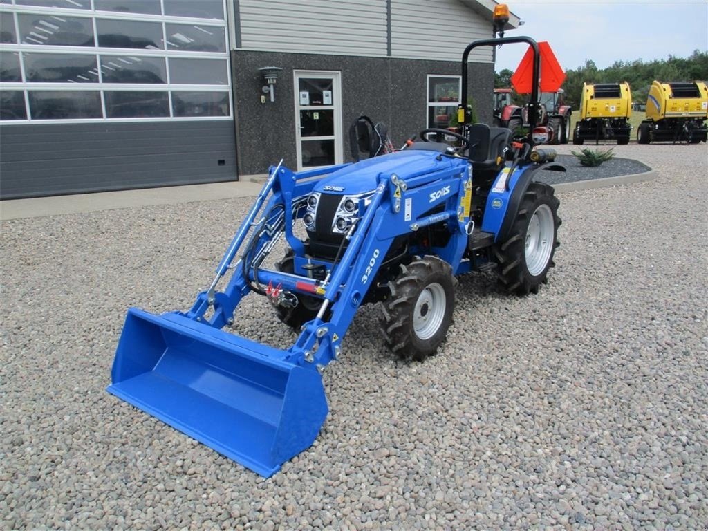 Geräteträger Türe ait Solis 26 Gearmaskine med servostyrring og fuldhydraulisk frontlæsser, Gebrauchtmaschine içinde Lintrup (resim 2)