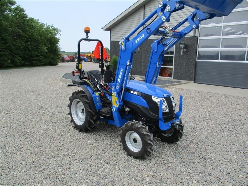 Geräteträger Türe ait Solis 26 Gearmaskine med servostyrring og fuldhydraulisk frontlæsser, Gebrauchtmaschine içinde Lintrup (resim 16)