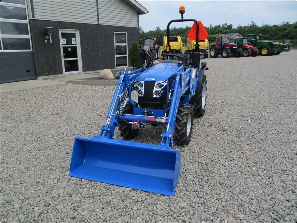 Geräteträger Türe ait Solis 26 Gearmaskine med servostyrring og fuldhydraulisk frontlæsser, Gebrauchtmaschine içinde Lintrup (resim 9)