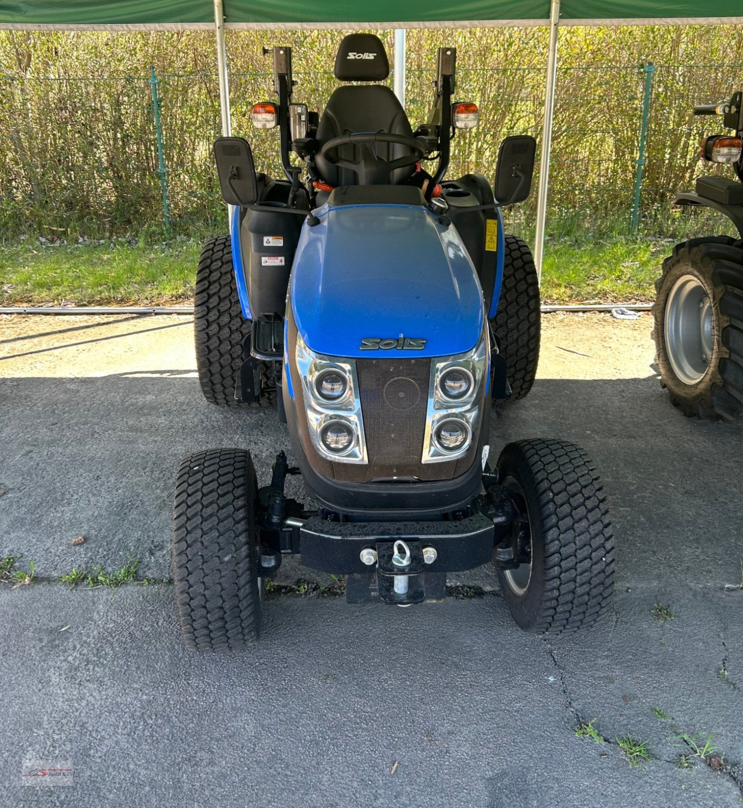 Geräteträger tipa Solis 26 HST, Neumaschine u Granzin OT Greven (Slika 1)