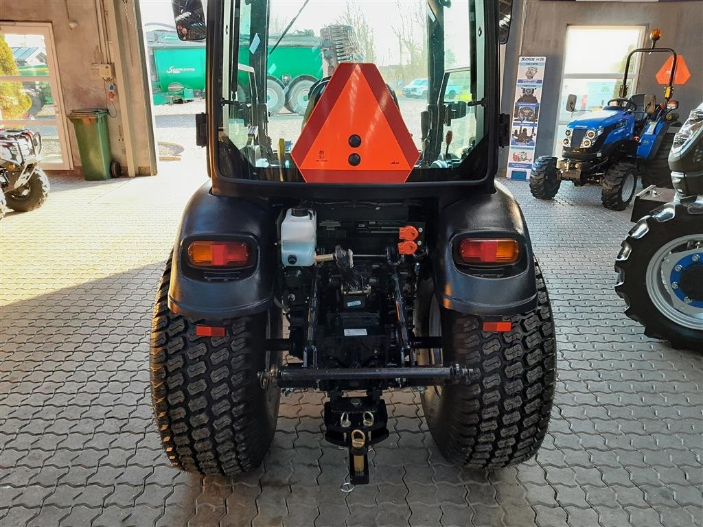 Geräteträger del tipo Solis 26  kabine/frontlæsser/græsdæk, Gebrauchtmaschine en Rødekro (Imagen 3)