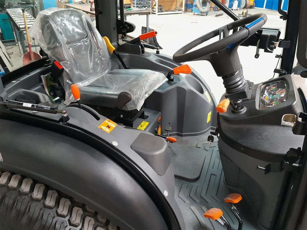 Geräteträger typu Solis 26 med kabine, Gebrauchtmaschine v Rødekro (Obrázek 9)