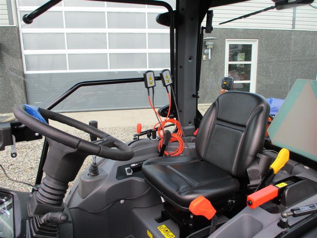 Geräteträger typu Solis H26 HST SNOW EDITION med frontlift, front PTO, Vario SHL150 sneplov og SSP140 saltudlægger, Gebrauchtmaschine v Lintrup (Obrázek 3)