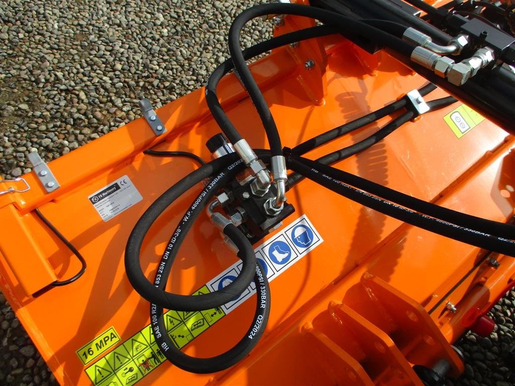 Geräteträger za tip Solis H26 HST SNOW EDITION med frontlift, front PTO, Vario SHL150 sneplov og SSP140 saltudlægger, Gebrauchtmaschine u Lintrup (Slika 14)