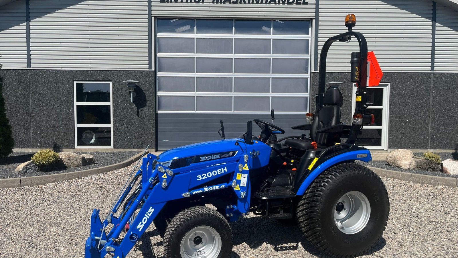 Geräteträger del tipo Solis H26 HST Turfdæk og Frontlæsser, Gebrauchtmaschine In Lintrup (Immagine 1)