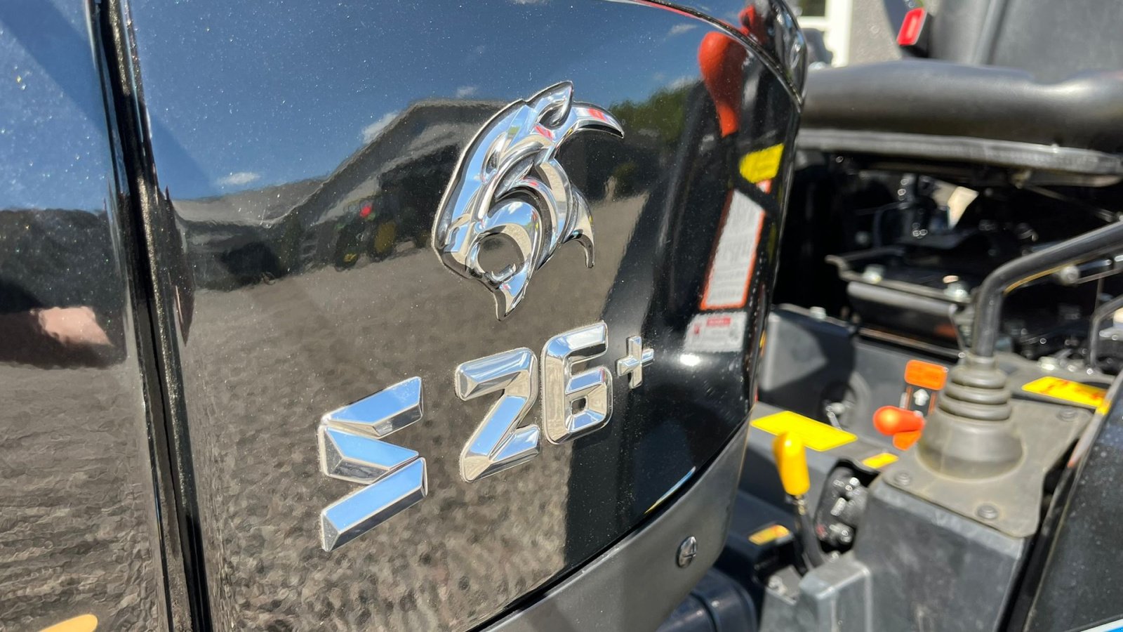 Geräteträger Türe ait Solis S26 6+2 gearmaskine Limited Edition i sort med brede hjul og Fuldhydraulisk frontlæsser, Gebrauchtmaschine içinde Lintrup (resim 5)