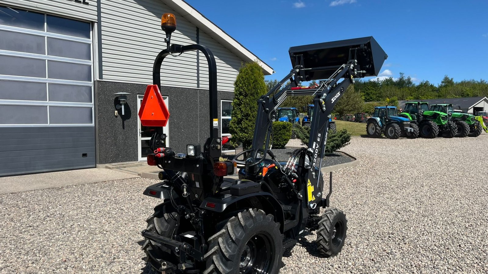 Geräteträger Türe ait Solis S26 6+2 gearmaskine Limited Edition i sort med brede hjul og Fuldhydraulisk frontlæsser, Gebrauchtmaschine içinde Lintrup (resim 20)