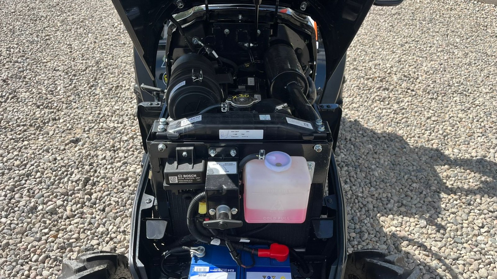 Geräteträger Türe ait Solis S26 6+2 gearmaskine Limited Edition i sort med brede hjul og Fuldhydraulisk frontlæsser, Gebrauchtmaschine içinde Lintrup (resim 12)