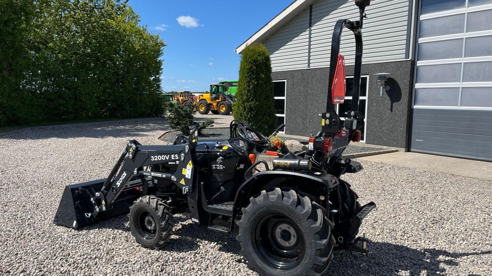 Geräteträger Türe ait Solis S26 6+2 gearmaskine Limited Edition i sort med brede hjul og Fuldhydraulisk frontlæsser, Gebrauchtmaschine içinde Lintrup (resim 18)