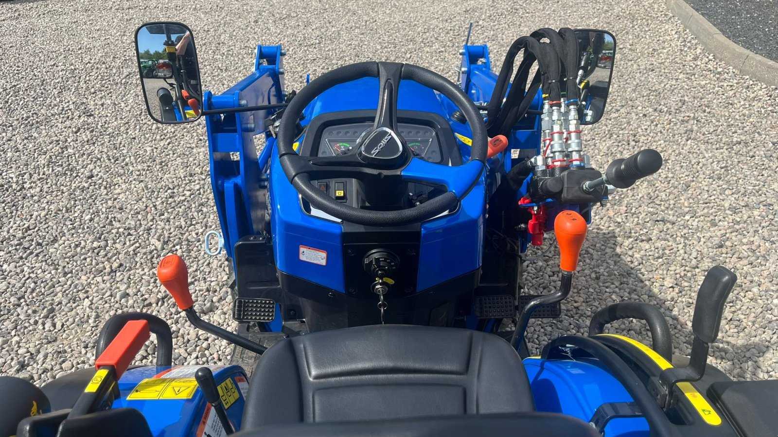 Geräteträger типа Solis S26 6+2 gearmaskine med Fuldhydraulisk frontlæsser, Gebrauchtmaschine в Lintrup (Фотография 7)