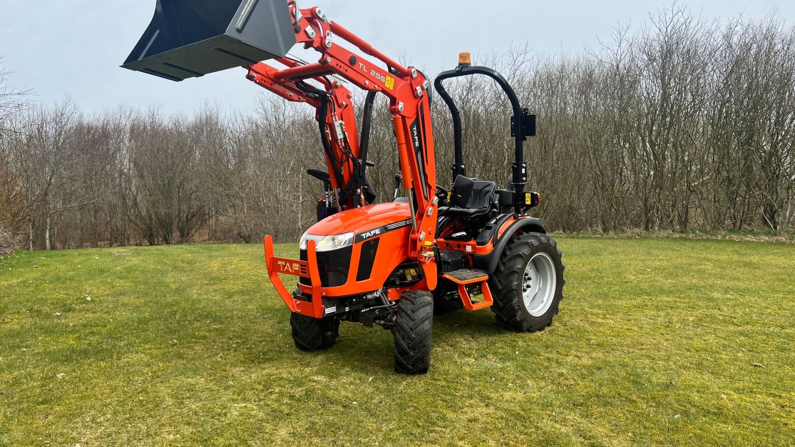 Geräteträger vrste Sonstige 6028 Med Frontlæsser, Gebrauchtmaschine v Herning (Slika 1)