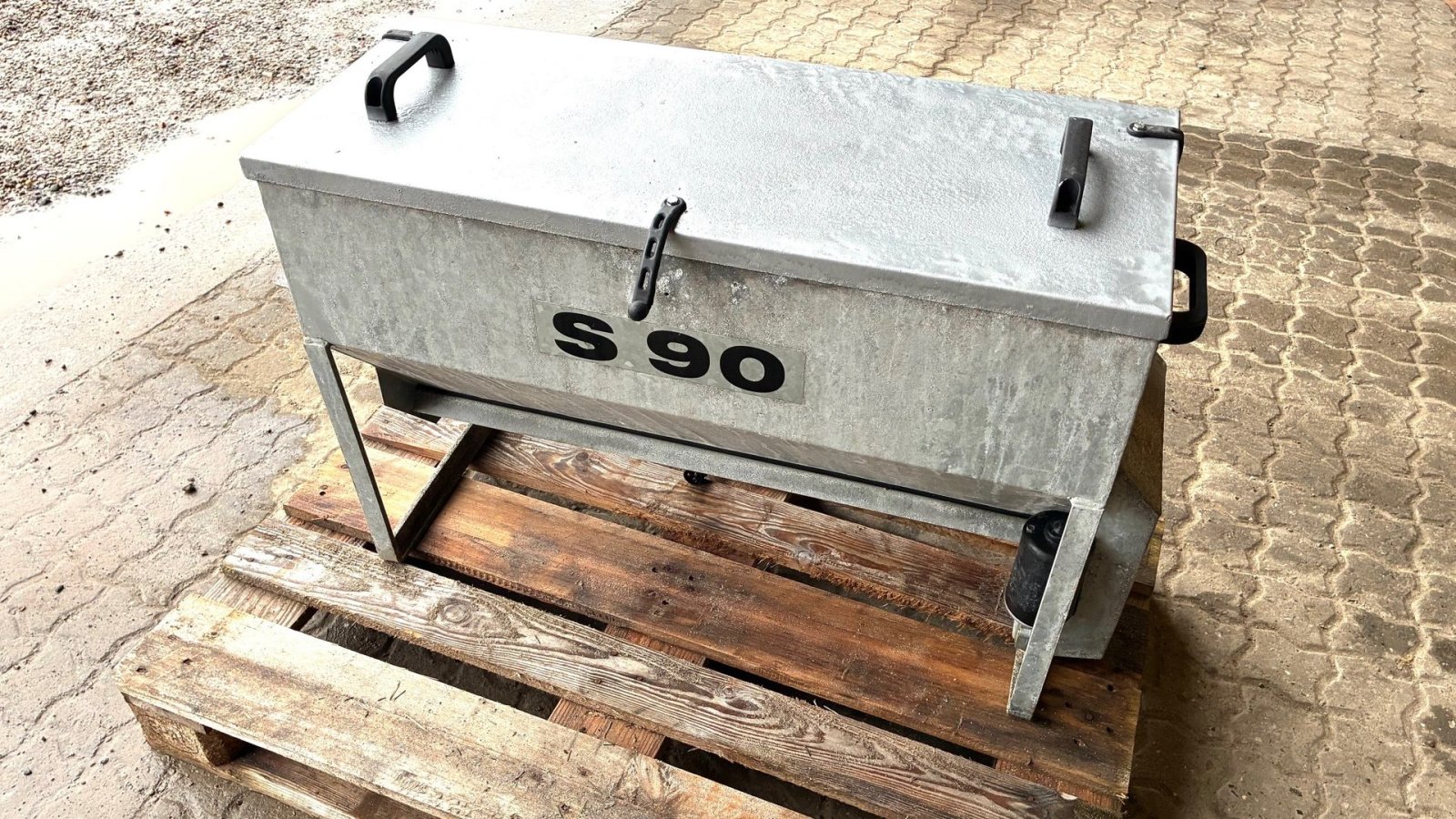 Geräteträger tipa Stiga Saltudlægger, Gebrauchtmaschine u Tinglev (Slika 1)